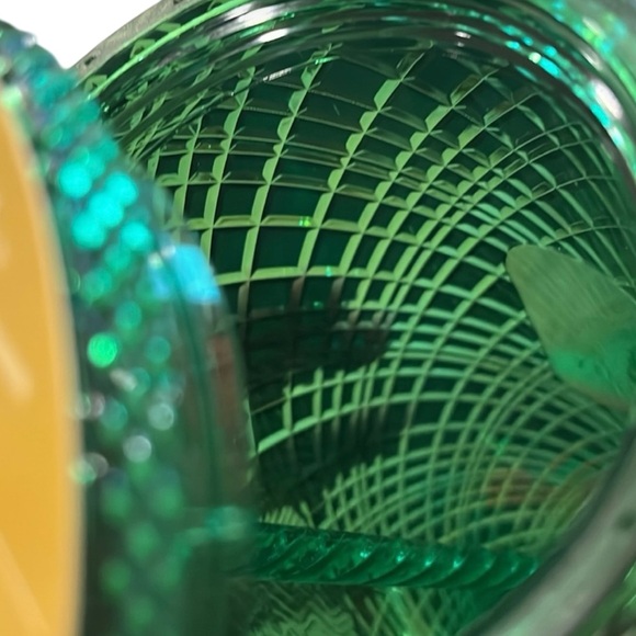 Starbucks NWT Wicked Emerald City Limited Edition Green Gemstone Cup & Keychain - Picture 12 of 15